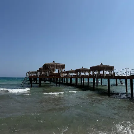 Iskiele Caesar Blue & Sea View H-49 * لارنكا